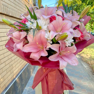 Букет ЛИЛИИ